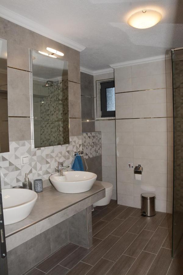 Vrasná Pegasus Sea View Luxury Apartments מראה חיצוני תמונה